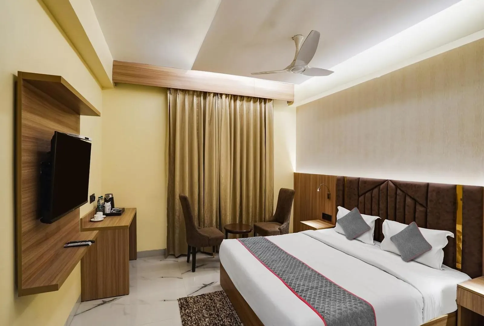 Hotel Rj New Delhi 4*,  India