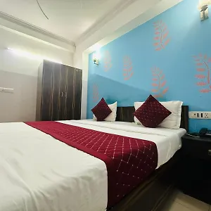 Hotel Galaxy Near Delhi International Airport, New Delhi