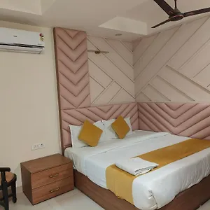 Hotel Nova Near Delhi Airport, New Delhi